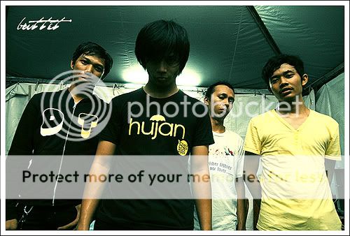 http://i382.photobucket.com/albums/oo262/streetbabun/hujan.jpg