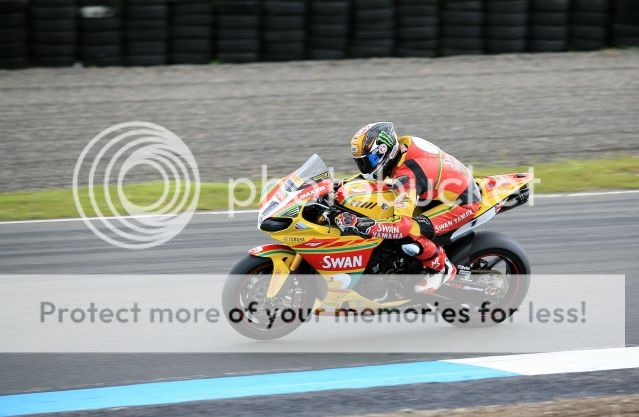 IMAGE: http://i382.photobucket.com/albums/oo268/macvisual/IMG_0019.jpg